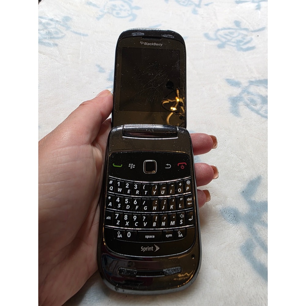 BlackBerry Style 9670 Flip Phone Sprint Charcoal Black QWERTY 5MP Camera Vintage
